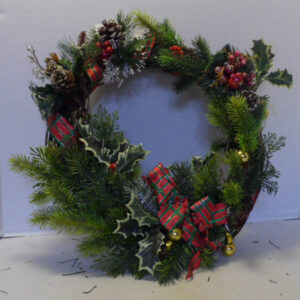 CHRISTMAS DOOR WREATH   818