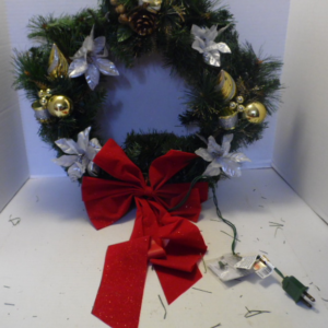 CHRISTMAS DOOR WREATH   830